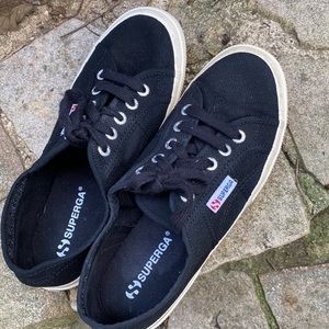 EUC Black Superga Sneakers | Size Womens 7.5